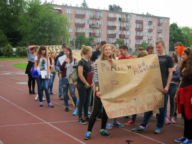 Rozegraj okolicę!